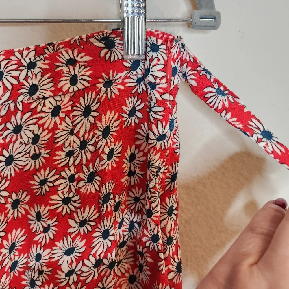 Zara 2-peice Set Skort (M) Top (L) Red‎ White Blue Floral Rayon